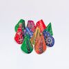 Bunte Glanzhüte (25 Stück), Modell 75 / Chapeaux brillants en différents coloris (25 pièces), modèle 75