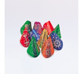 Bunte Glanzhüte (25 Stück), Modell 75 / Chapeaux brillants en différents coloris (25 pièces), modèle 75